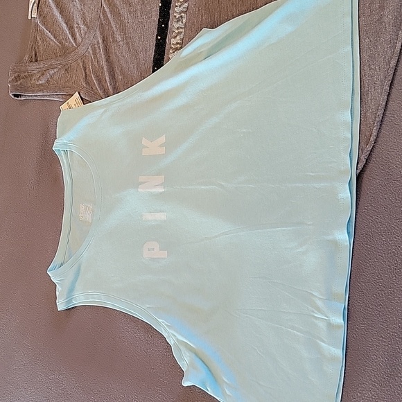 Two PINK large tanks one is nwt crop - Picture 2 of 4